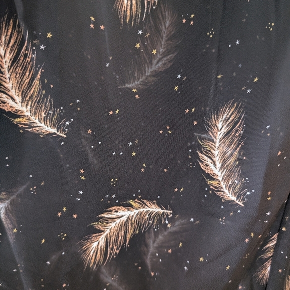 Torrid Black Feather Kimono Sheer Size 1/2 - Picture 3 of 4